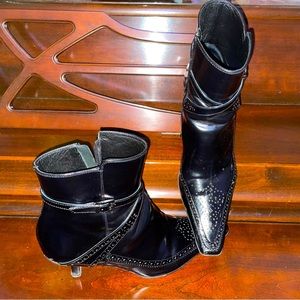 “DONATED TO SHELTER” Via Spiga, “Vintage” Moy Abbrasivato Black Boots, Sz 9 1/2